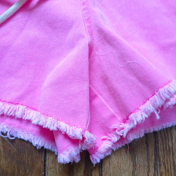 💕 Neon pink shorts 💕 - Picture 2 of 5